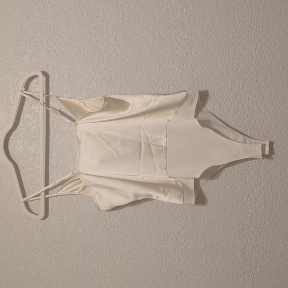 Sincerely Jules gold satin like cowl neck sleeveless bodysuit - Picture 8 of 8